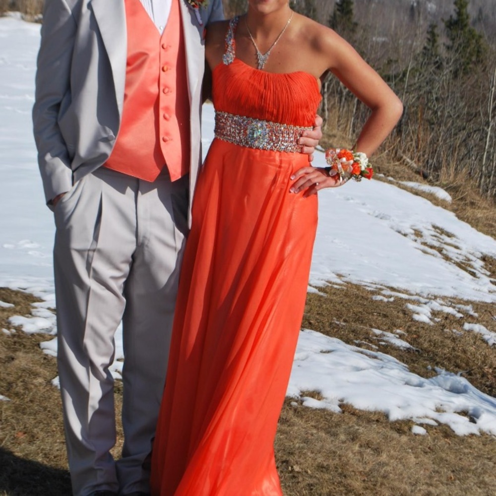 Beautiful Dave & Johnny Prom Dress! DRY CLEANED🎉
